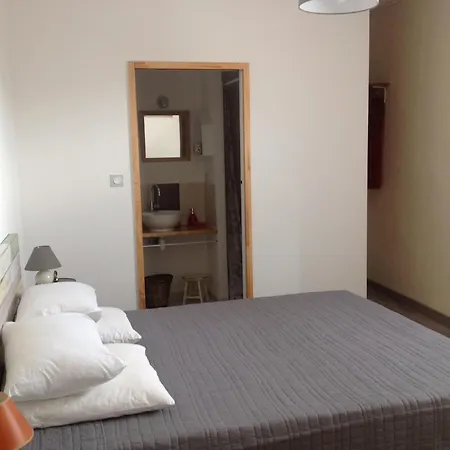 Bed and Breakfast Le Secadou Et Table D'hotes *